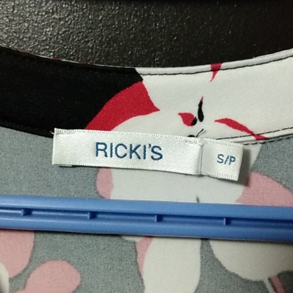 Ricki's Blouse - Picture 2 of 3